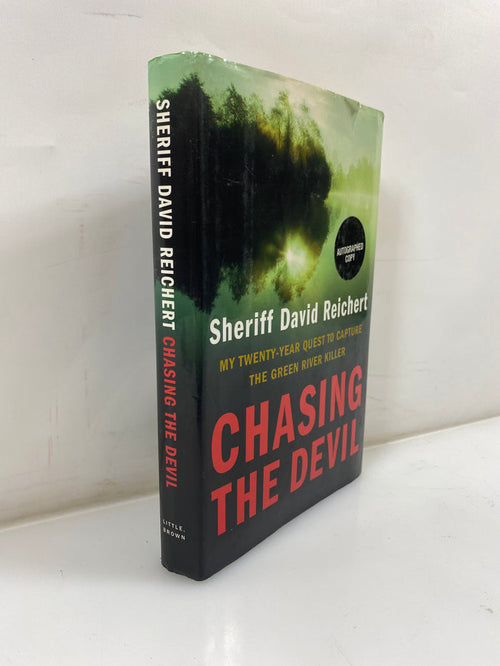 *Signed* Chasing the Devil by Sheriff David Reichert 1st Ed. 2004 HCDJ