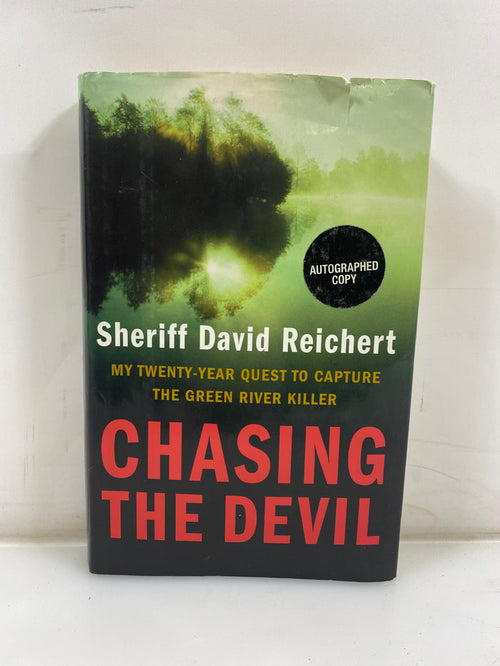 *Signed* Chasing the Devil by Sheriff David Reichert 1st Ed. 2004 HCDJ