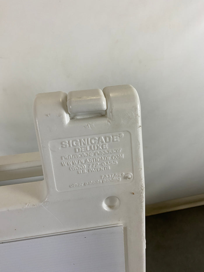Signicade Deluxe Barricade Sign