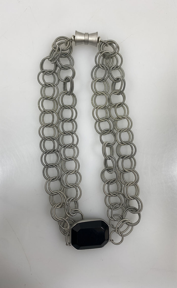 Silver Spring Wire Set Clasp Stone Pendant Necklace