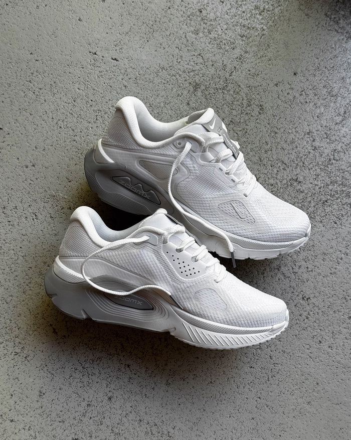 Nike Structure Plus QS onfeet
