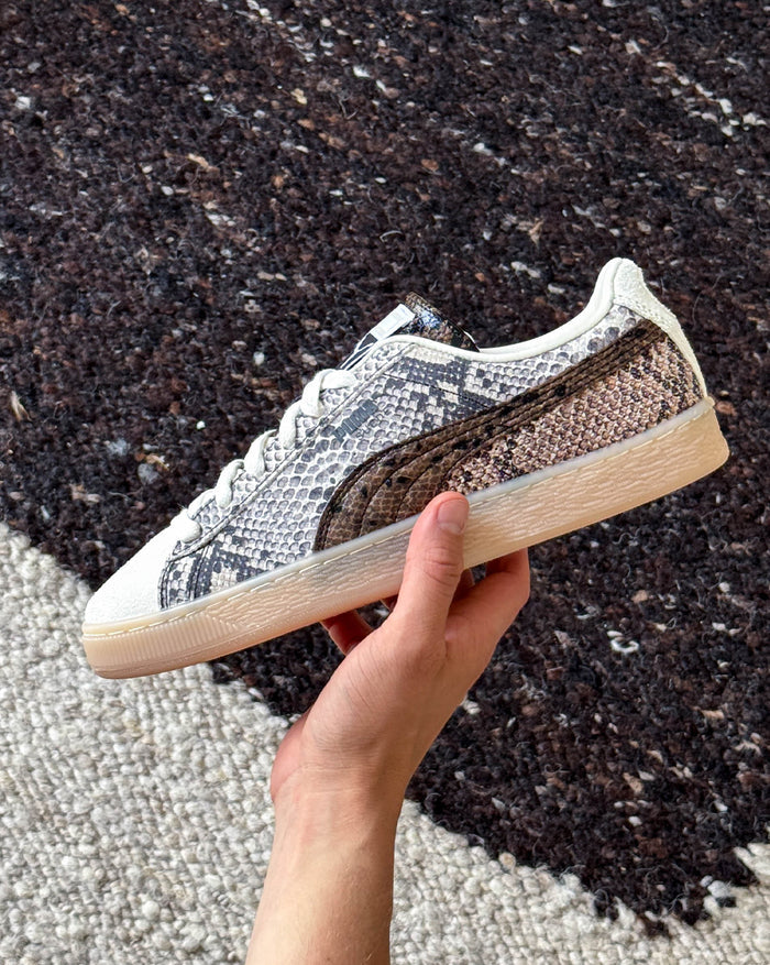 Puma Suede Snake onfeet