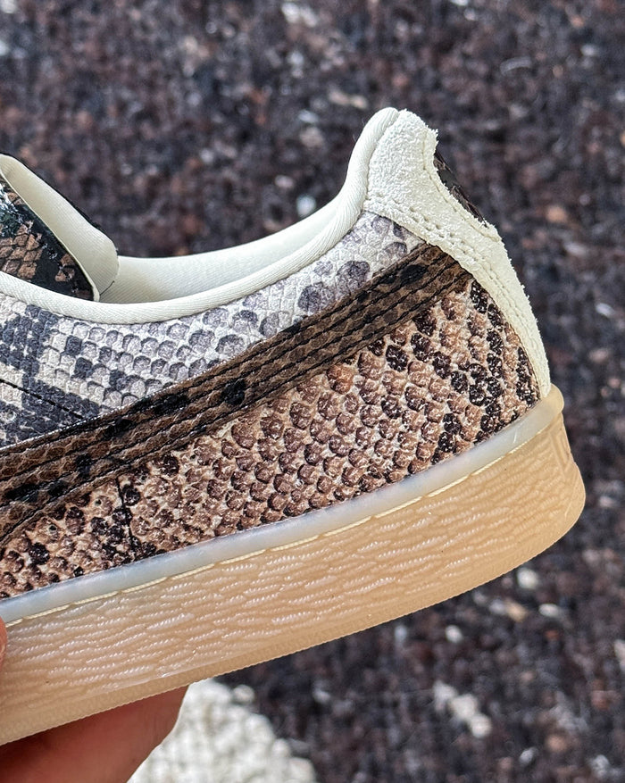 Puma Suede Snake onfeet