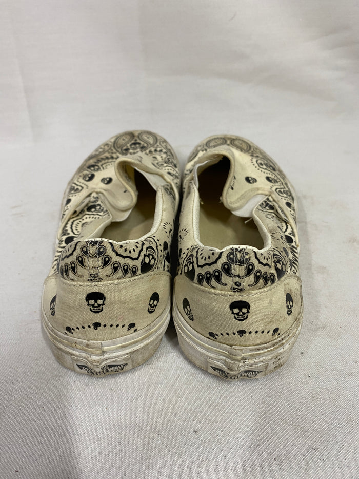 Vans Classic Slip-Ons Skull Bandana Ivory Men's 7.5/Women's 9