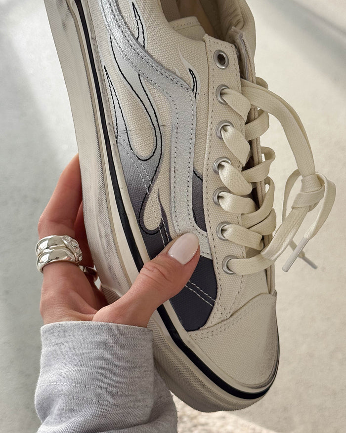 Vans LX Old Skool 36 *Archive Flame* onfeet