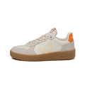 VEJA V-82 Leather