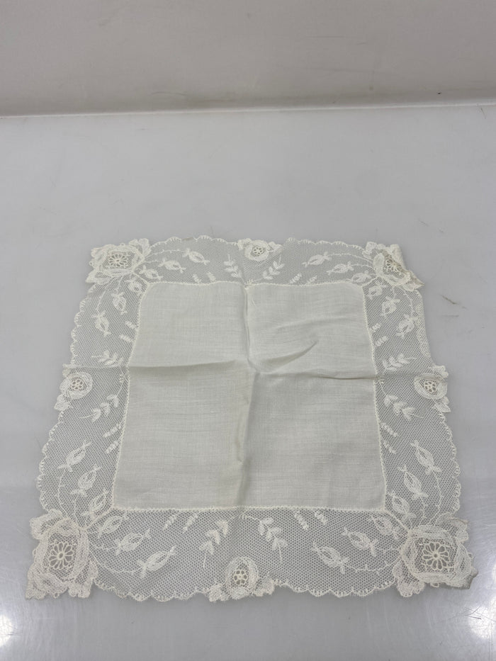 Vintage 1910s White Linen Handkerchief with Intricate Floral Lace Border