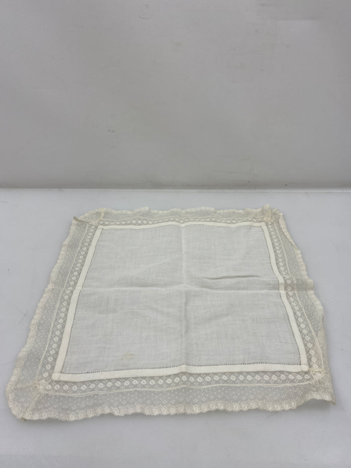 Vintage 1910s White Linen Handkerchief with Lace Border