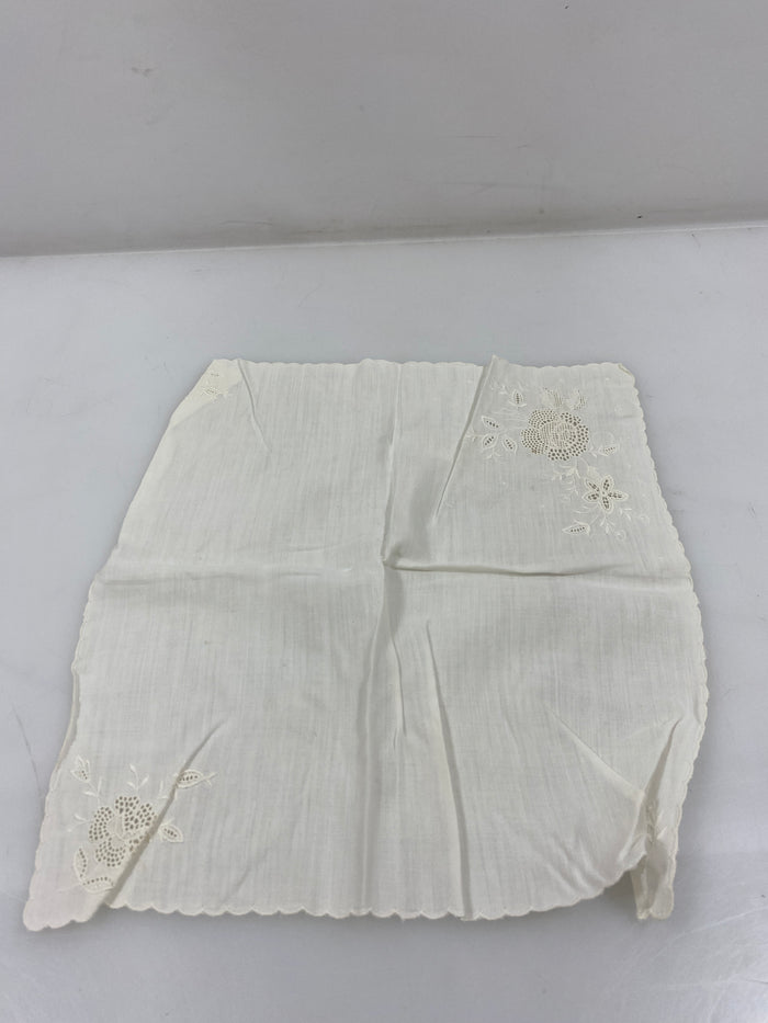 Vintage 1930s-1940s White Linen Handkerchief with Floral Eyelet Lace Details
