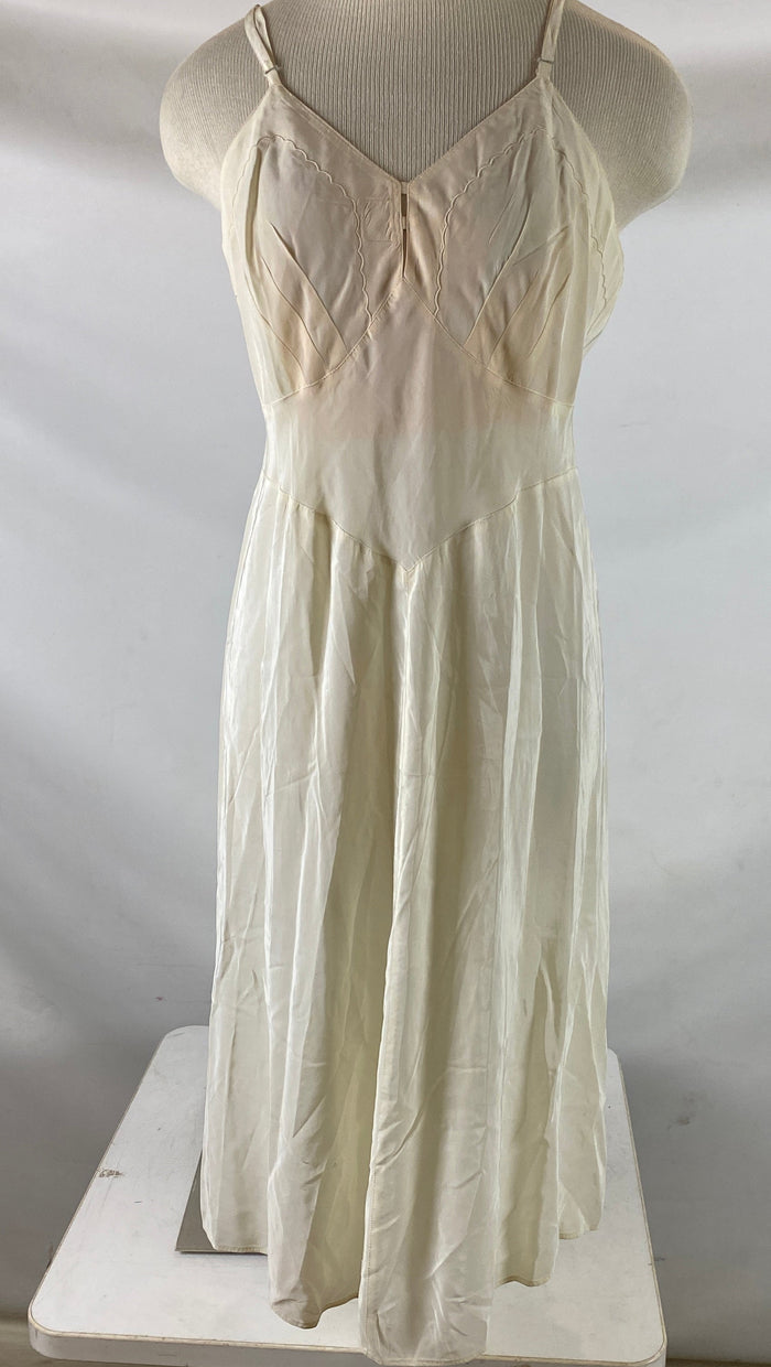 Vintage 1950s "PaceMaker" Acetate White Slip Size Unknown