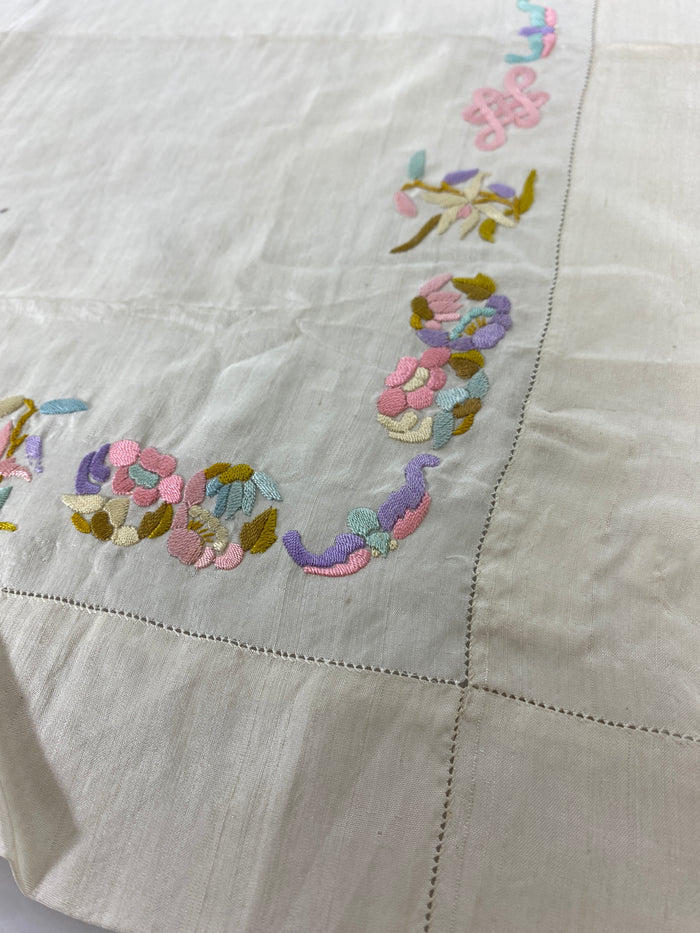 Vintage Embroidered Handkerchief 19x19