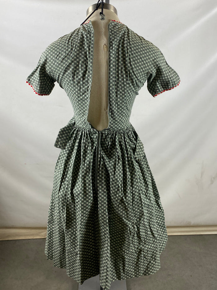 Vintage Short Sleeve Green Dress with Red Borders
