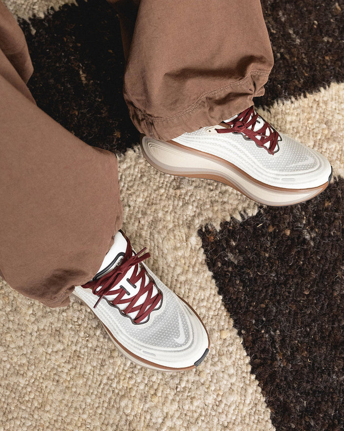 Nike Vomero Plus onfeet