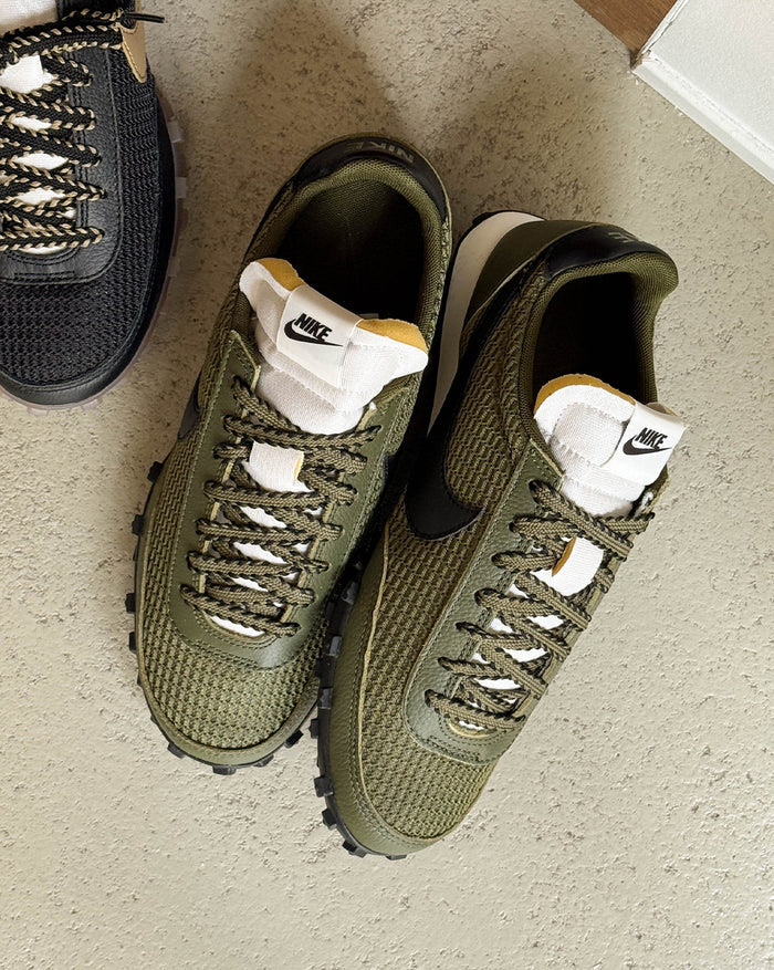 Nike Waffle Racer SE onfeet