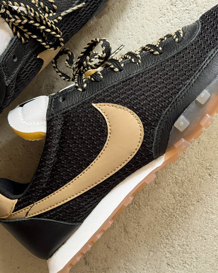 Nike Waffle Racer SE onfeet