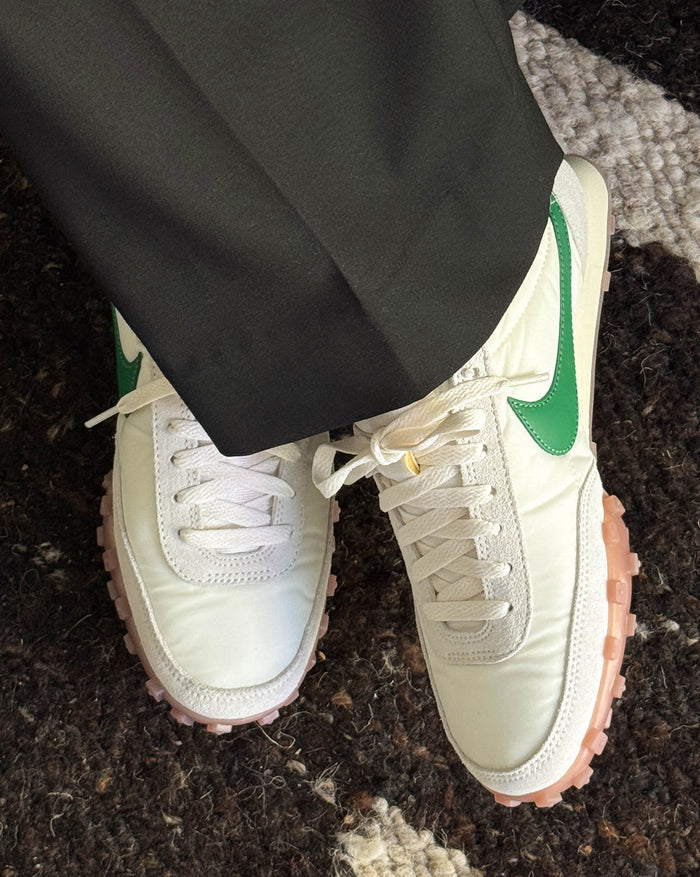 Nike	Waffle Racer onfeet