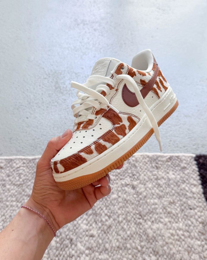 Nike Wmns Air Force 1 '07 *Cow* onfeet