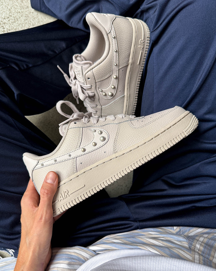 Nike Wmns Air Force 1 '07 onfeet