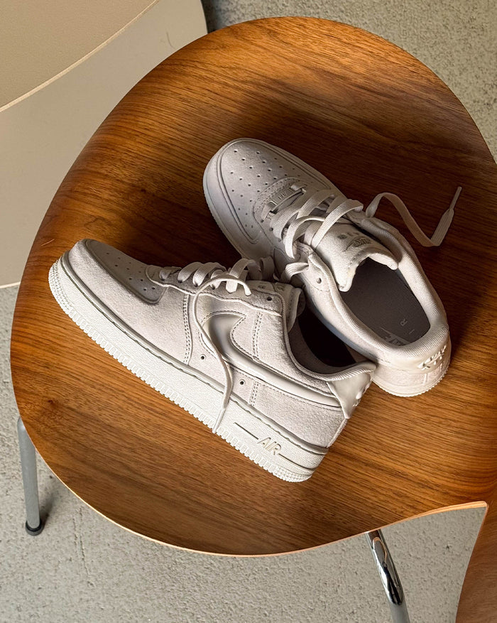Nike Wmns Air Force 1 '07 onfeet