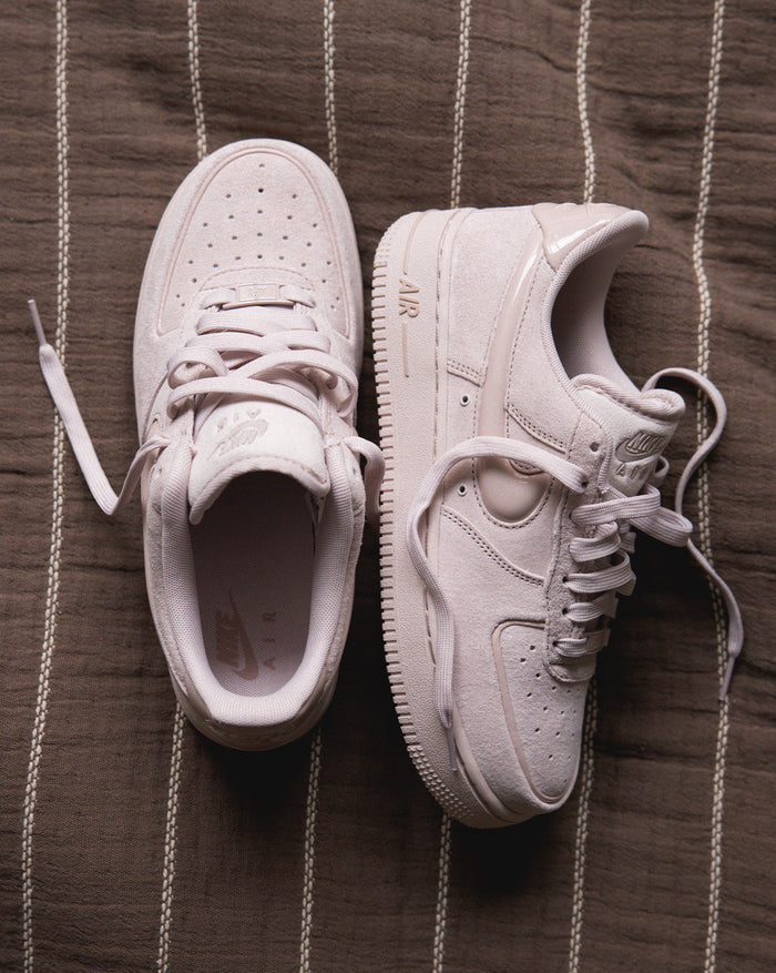 Nike Wmns Air Force 1 '07 onfeet