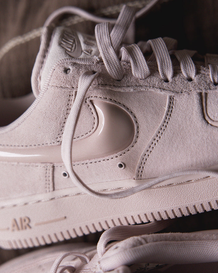Nike Wmns Air Force 1 '07 onfeet