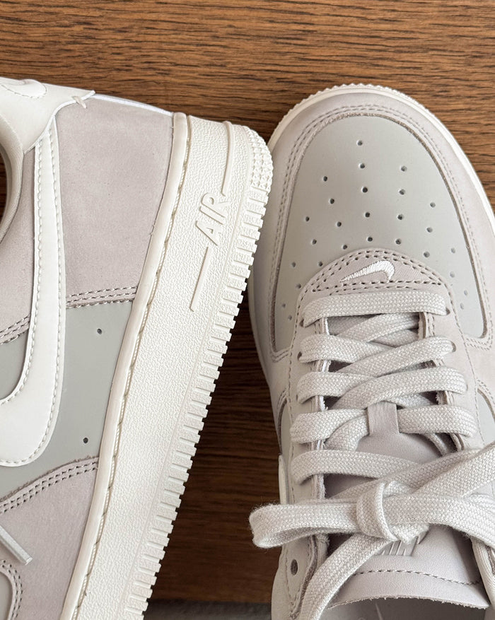 Nike	Wmns Air Force 1 Retro PRM onfeet