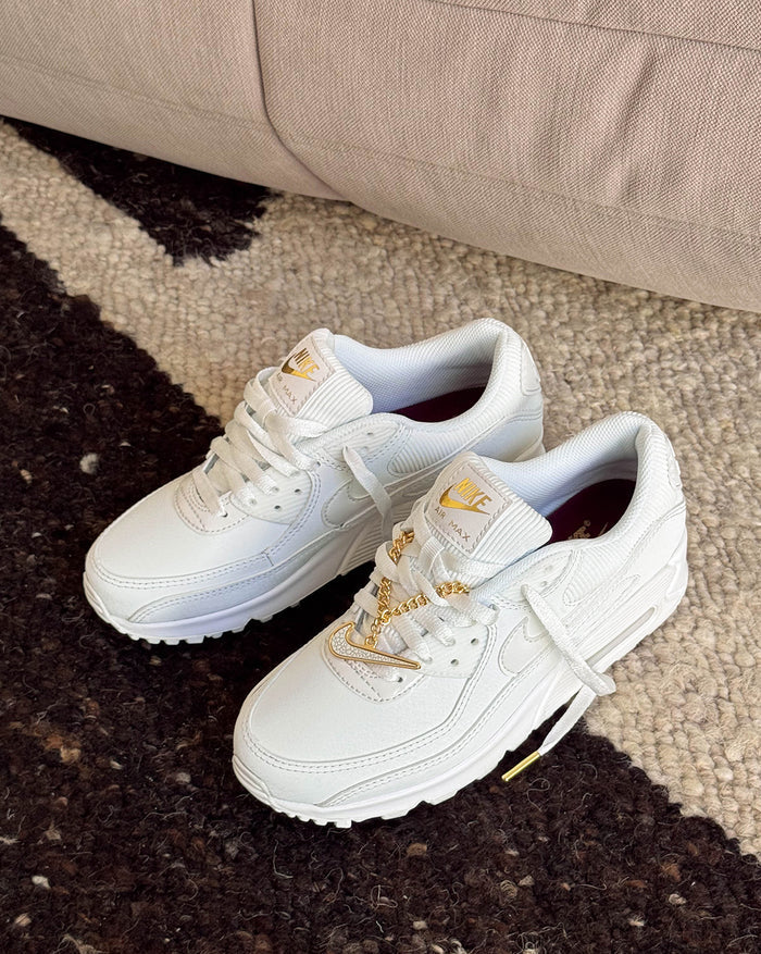 Nike	Wmns Air Max 90 onfeet