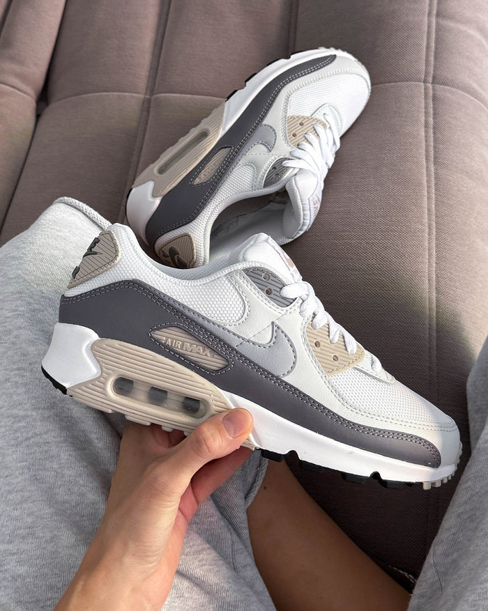 Nike Wmns Air Max 90 onfeet