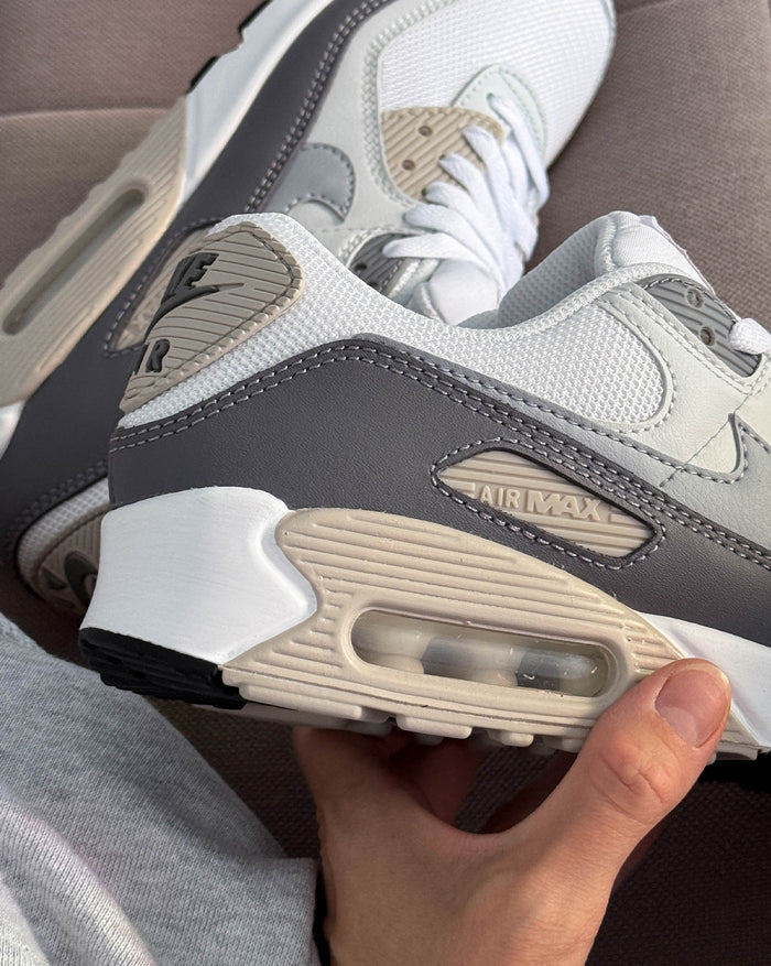 Nike Wmns Air Max 90 onfeet