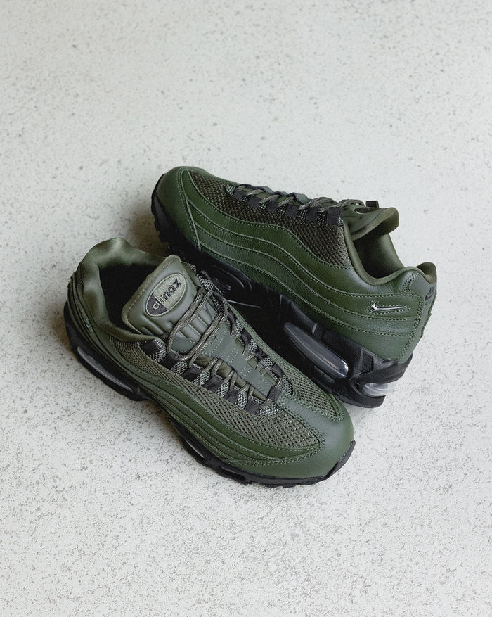 Nike Wmns Air Max 95 *Big Bubble* *Jewel Swoosh* onfeet