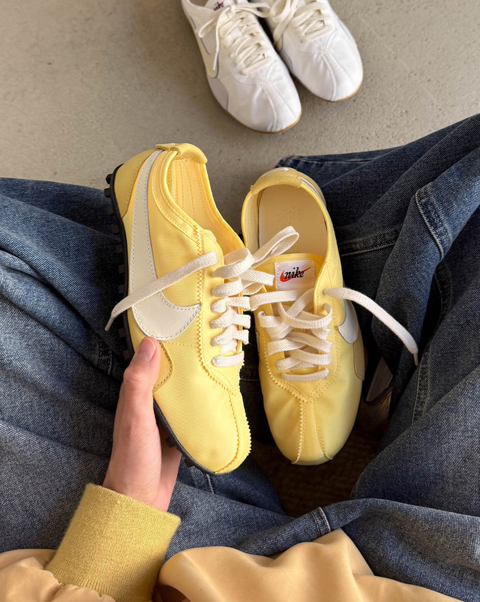 Nike Wmns Moon Shoe OG onfeet