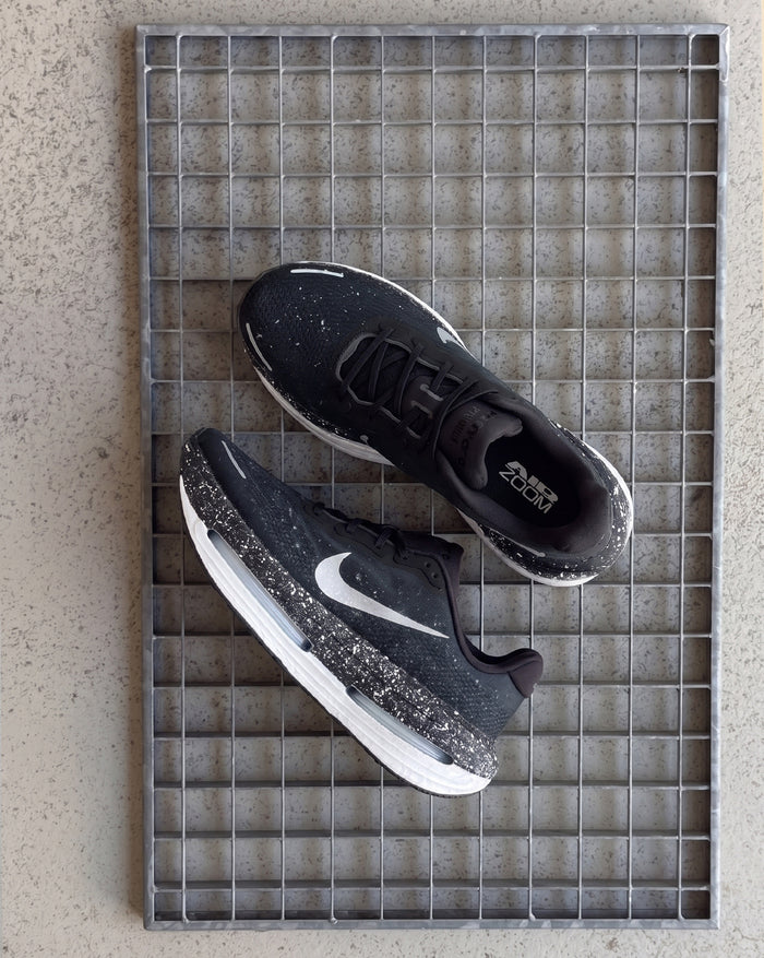 Nike Wmns Vomero Premium QS onfeet