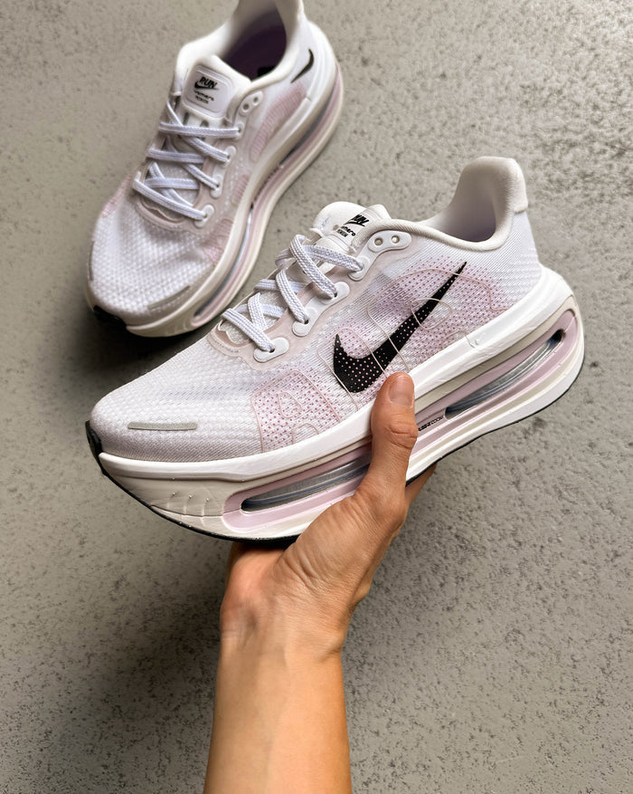 Nike Wmns Vomero Premium onfeet