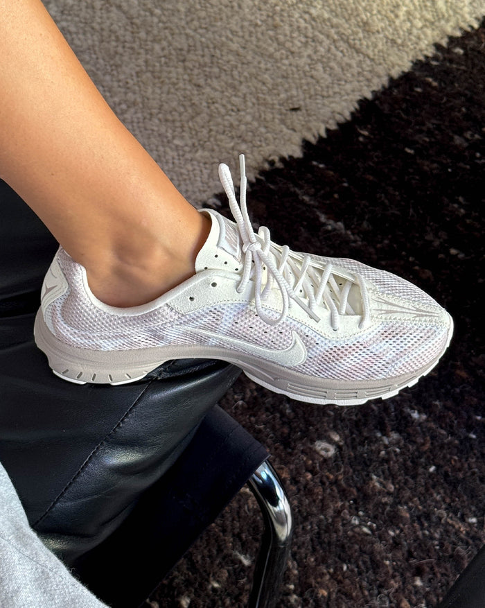 Nike Wmns Zoom Streak 3 onfeet