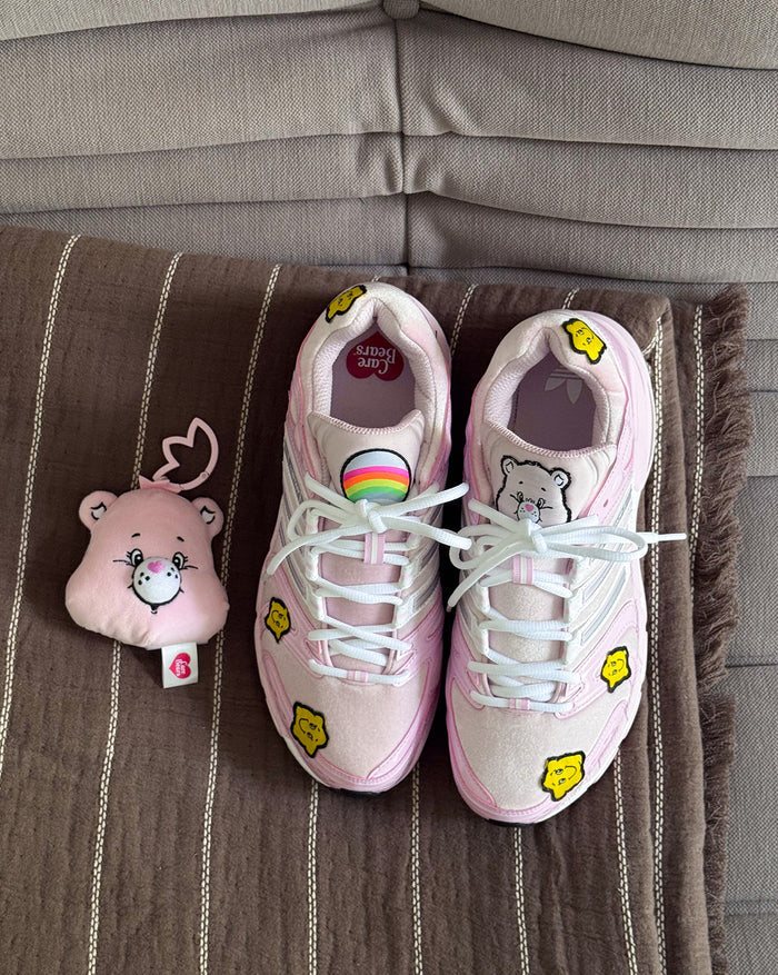 Adidas	x Care Bears Adistar Control 5 W onfeet