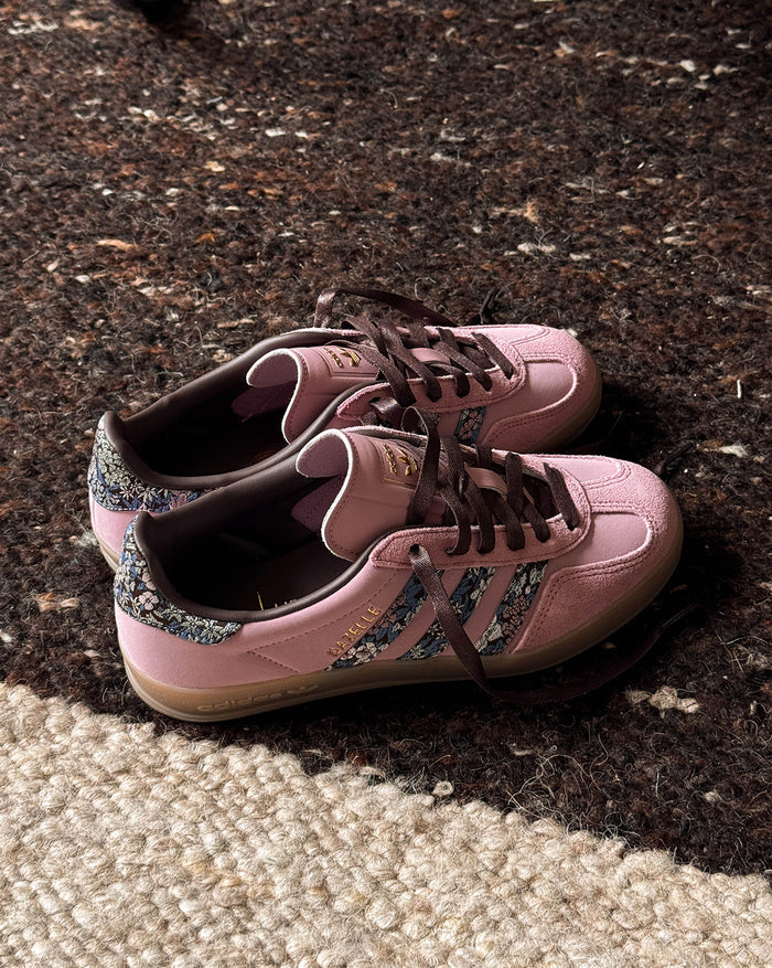 Adidas x Liberty London Gazelle Indoor W onfeet