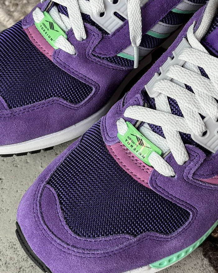 Adidas ZX 8000 onfeet