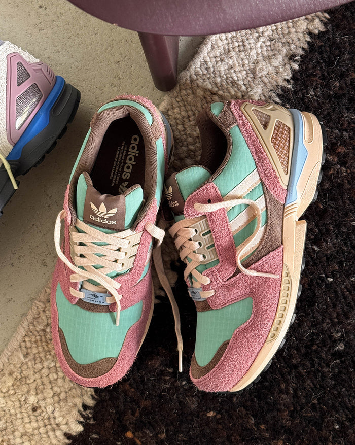 Adidas ZX 8000 onfeet